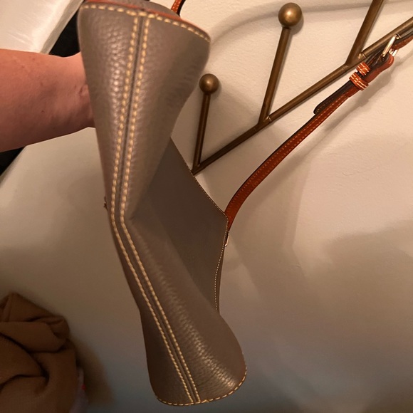 EUC DOONEY & BOURKE CROSSBODY - Picture 7 of 8